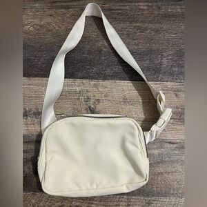 White Fanny pack or belt bag